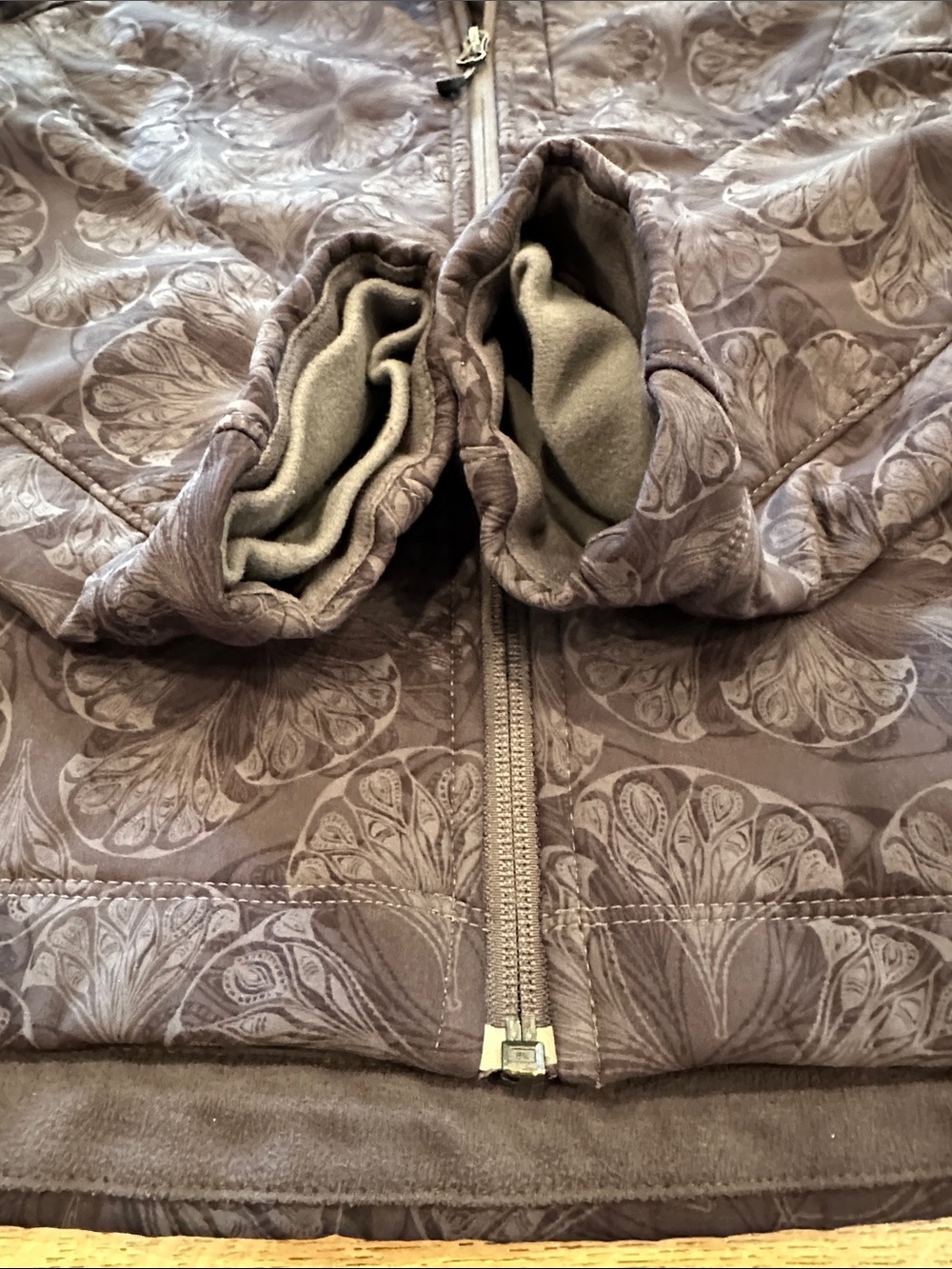 The North Face Women's Black Floral Softshell Jacket - Picture 6 of 10